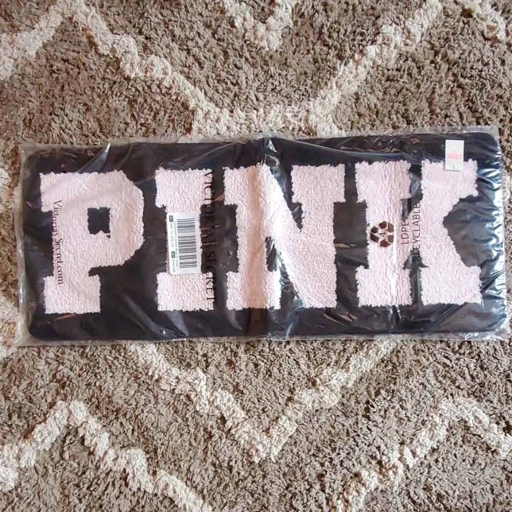 NEW Pink rug